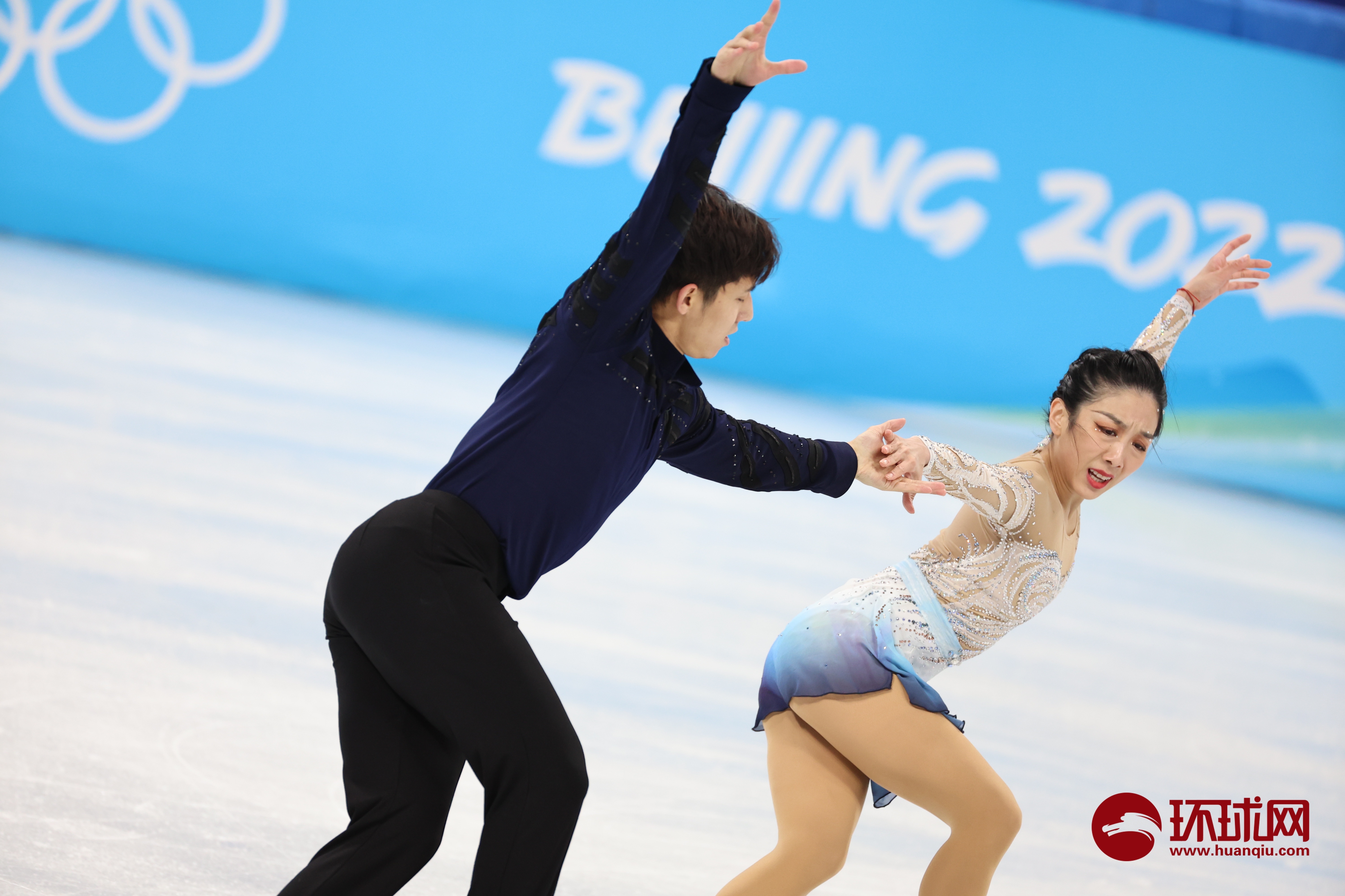 爱游戏体育-科维托娃重返赛场，夺冠首场状态出色，篮网观众沸腾！-爱游戏体育